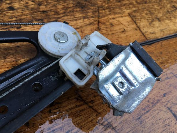 steklopodieemnik-perednii-pravyi-volkswagen-sharan-do-rest-art-41869-big-1