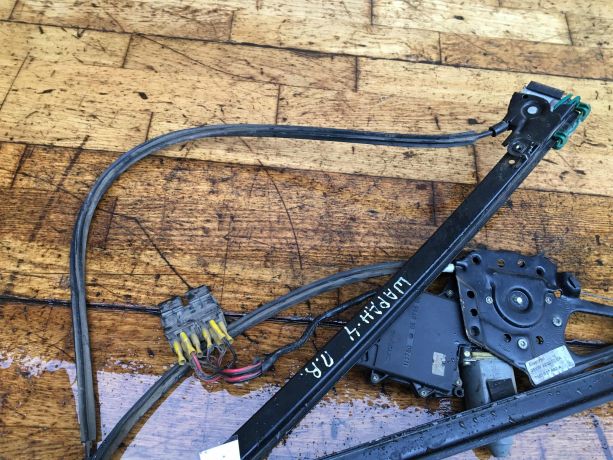 steklopodieemnik-perednii-pravyi-volkswagen-sharan-do-rest-art-41869-big-4