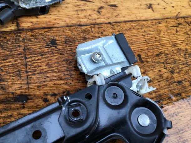 steklopodieemnik-perednii-pravyi-volkswagen-sharan-do-rest-art-41869-big-6