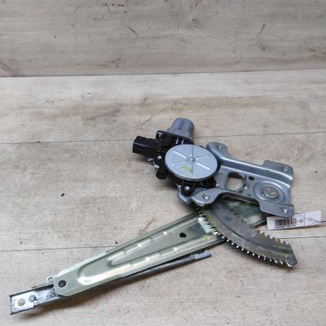 steklopodieemnik-zadnii-levyi-mitsubishi-lancer-10-art-41999-big-0