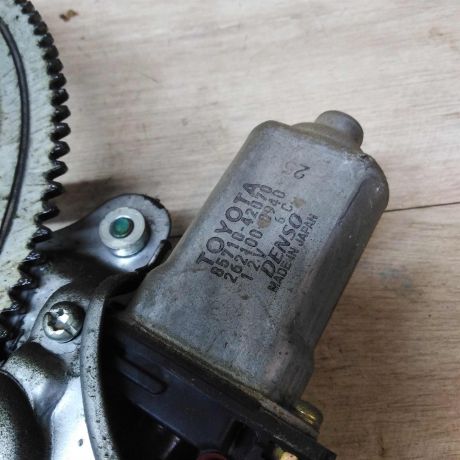 steklopodieemnik-perednii-pravyi-toyota-rav4-ii-xa20-art-42105-big-2