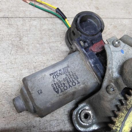 steklopodieemnik-zadnii-levyi-toyota-rav4-ii-xa20-art-42169-big-1