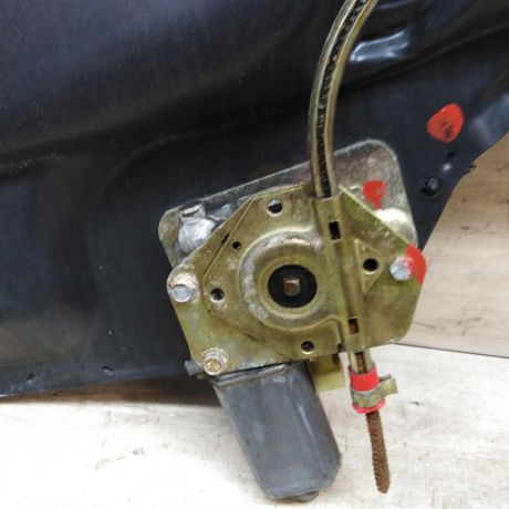 steklopodieemnik-audi-80-b4-b3-levyi-perednii-art-42616-big-4