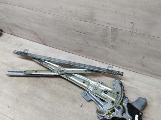 steklopodieemnik-perednii-pravyi-mitsubishi-lancer-10-art-42692