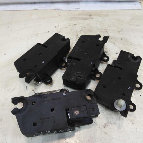 rucka-vnutrenniaia-otkryvaniia-dveri-ford-focus-2-rest-art-42755-big-2