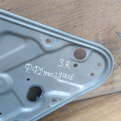 steklopodieemnik-zadnii-pravyi-mexaniceskii-ford-focus-2-rest-art-42807-big-2