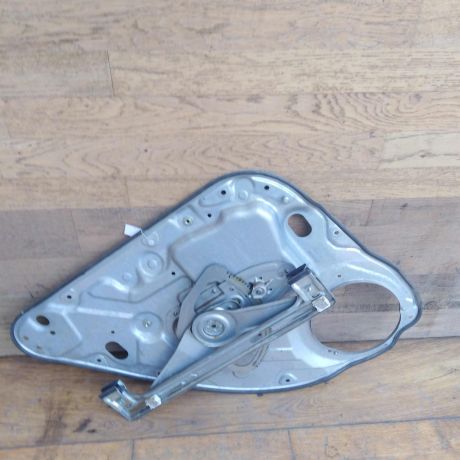 steklopodieemnik-zadnii-pravyi-mexaniceskii-ford-focus-2-rest-art-42807-big-1