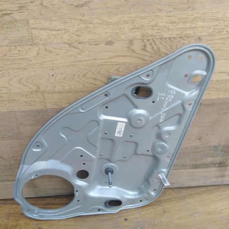 steklopodieemnik-zadnii-levyi-mexaniceskii-ford-focus-2-rest-art-42816-big-0