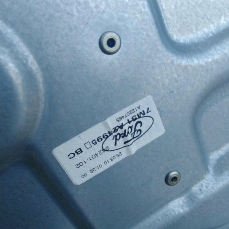 steklopodieemnik-zadnii-levyi-mexaniceskii-ford-focus-2-rest-art-42816-big-2