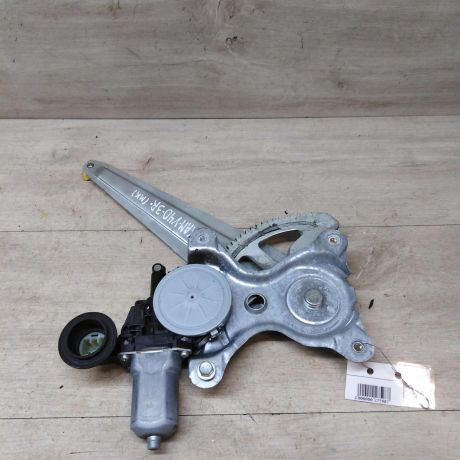 steklopodieemnik-zadnii-pravyi-toyota-camry-v40-art-43175-big-1