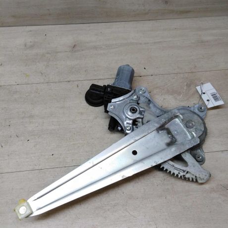 steklopodieemnik-zadnii-pravyi-toyota-camry-v40-art-43175-big-0