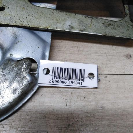 steklopodieemnik-perednii-levyi-volvo-xc90-rest-art-43223-big-3