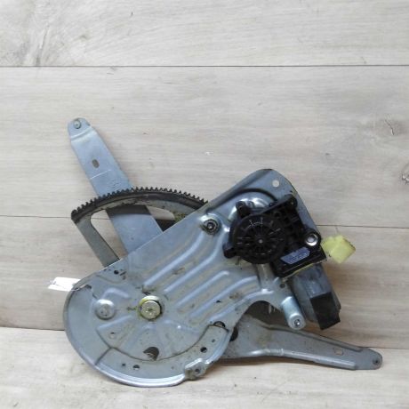 steklopodieemnik-perednii-levyi-volvo-xc90-rest-art-43223-big-1