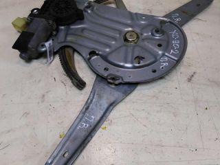 steklopodieemnik-perednii-pravyi-volvo-xc90-rest-art-43522