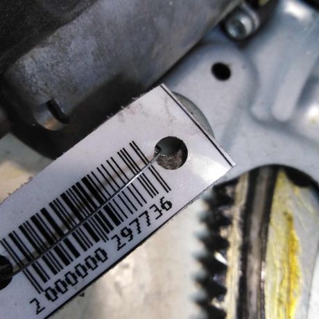 steklopodieemnik-perednii-pravyi-volvo-xc90-rest-art-43522-big-2