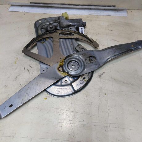 steklopodieemnik-perednii-pravyi-volvo-xc90-rest-art-43522-big-1