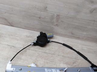 steklopodieemnik-perednii-pravyi-mazda-3-bl-xetcbek-art-43896