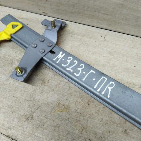 steklopodieemnik-perednii-pravyi-mazda-323f-art-43958-big-2