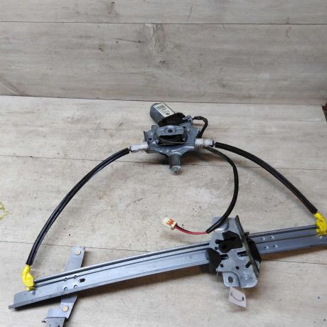 steklopodieemnik-perednii-pravyi-mazda-323f-art-43958-big-5