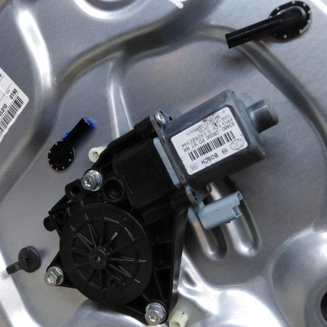 steklopodieemnik-zadnii-pravyi-hyundai-i30-i-art-44139-big-4