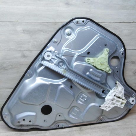 steklopodieemnik-zadnii-pravyi-hyundai-i30-i-art-44139-big-2