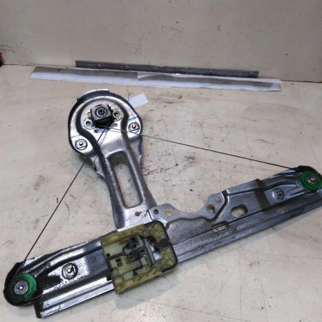 steklopodieemnik-zadnii-levyi-mexaniceskii-ford-focus-3-rest-17gv-art-44360-big-1