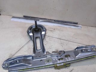 steklopodieemnik-mexaniceskii-zadnii-pravyi-ford-focus-3-rest-17gv-art-44373