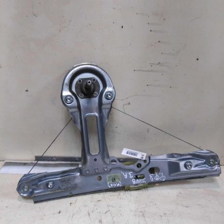 steklopodieemnik-mexaniceskii-zadnii-pravyi-ford-focus-3-rest-17gv-art-44373-big-1