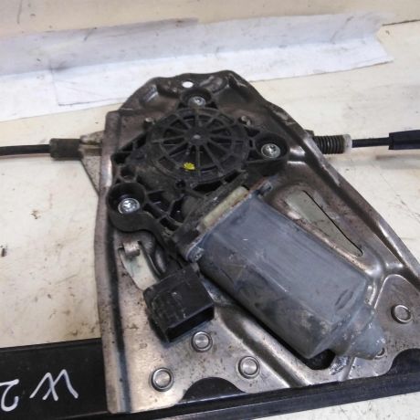 steklopodieemnik-zadnii-levyi-mercedes-w220-art-44829-big-1