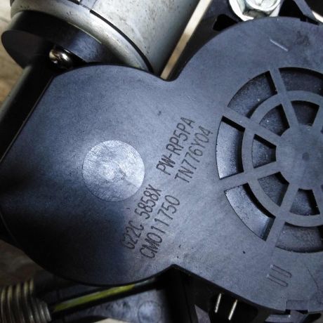 steklopodieemnik-perednii-pravyi-mazda-6-gg-20i-lf-art-45374-big-3