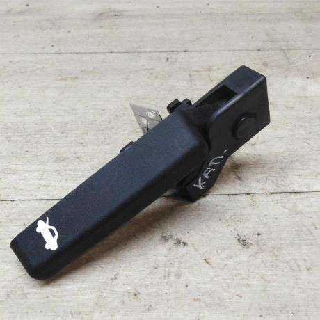 rucka-otkryvaniia-kapota-chevrolet-cobalt-art-45587-big-1