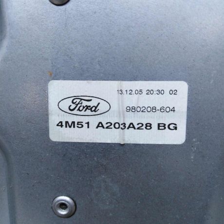 steklopodieemnik-perednii-pravyi-ford-focus-2-do-rest-art-45646-big-2