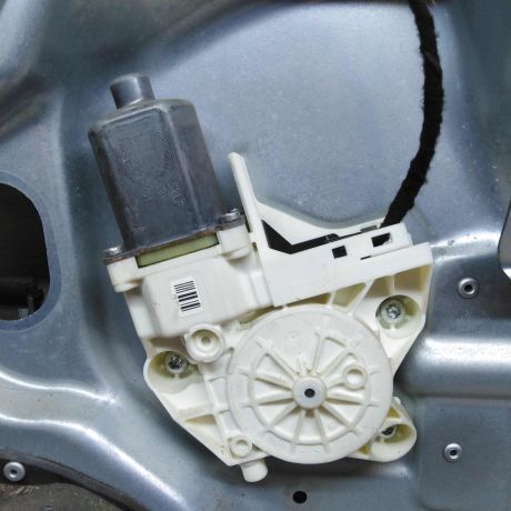 steklopodieemnik-perednii-pravyi-ford-focus-2-do-rest-art-45646-big-3