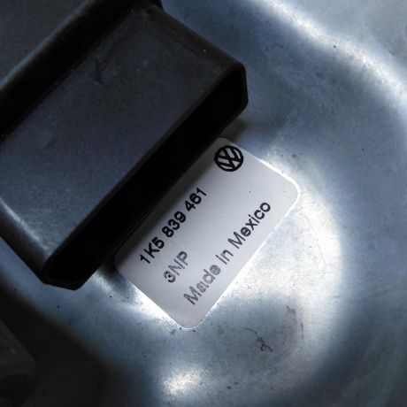 steklopodieemnik-zadnii-levyi-volkswagen-jetta-5-art-45689-big-3