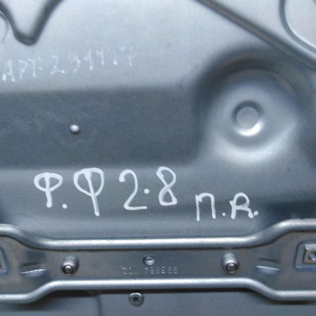 steklopodieemnik-perednii-pravyi-ford-focus-2-do-rest-art-45752-big-1