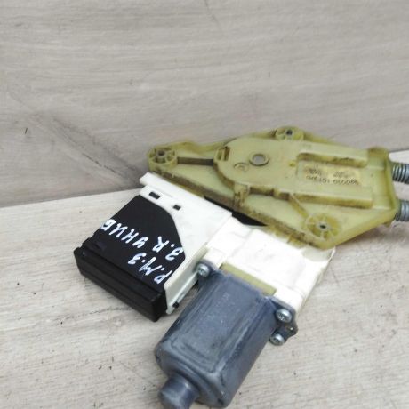 steklopodieemnik-zadnii-pravyi-renault-megane-iii-universal-art-46197-big-1