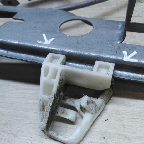 steklopodieemnik-perednii-pravyi-renault-megane-2-art-46306-big-2