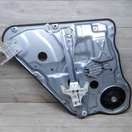 steklopodieemnik-zadnii-pravyi-kia-ceed-do-rest-art-46379-big-3