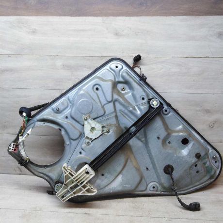 steklopodieemnik-zadnii-levyi-volkswagen-passat-b5-gp-art-46410-big-4