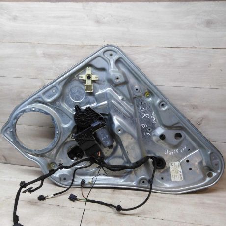 steklopodieemnik-zadnii-pravyi-volkswagen-passat-b5-art-46423-big-0