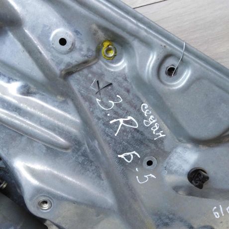 steklopodieemnik-zadnii-pravyi-volkswagen-passat-b5-art-46423-big-1