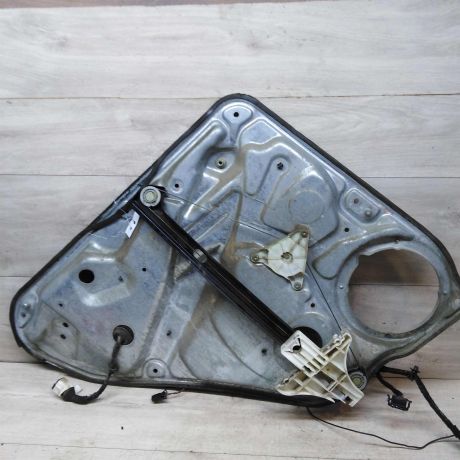 steklopodieemnik-zadnii-pravyi-volkswagen-passat-b5-art-46423-big-3