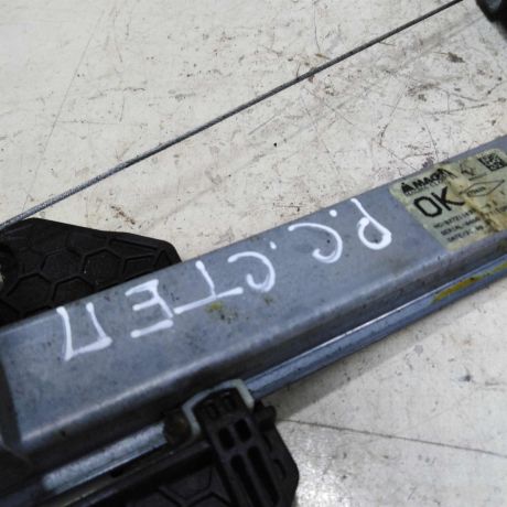 steklopodieemnik-zadnii-levyi-renault-sandero-ii-stepway-15gv-art-46694-big-1