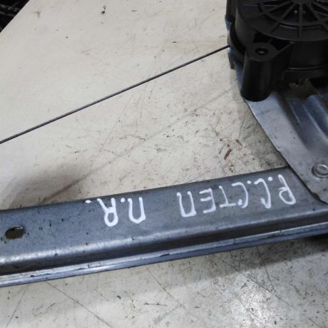 steklopodieemnik-perednii-pravyi-renault-sandero-ii-stepway-15gv-art-46813-big-2