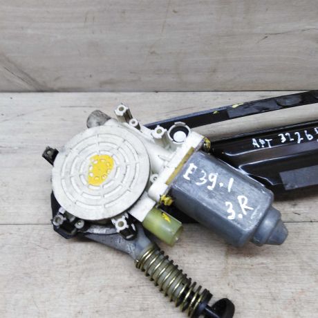 steklopodieemnik-zadnii-pravyi-bmw-e39-art-46878-big-1