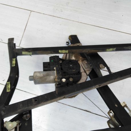 steklopodieemnik-zadnii-levyi-audi-a6-c5-sedan-art-46891-big-3