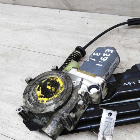 steklopodieemnik-zadnii-levyi-bmw-e39-art-46996-big-3