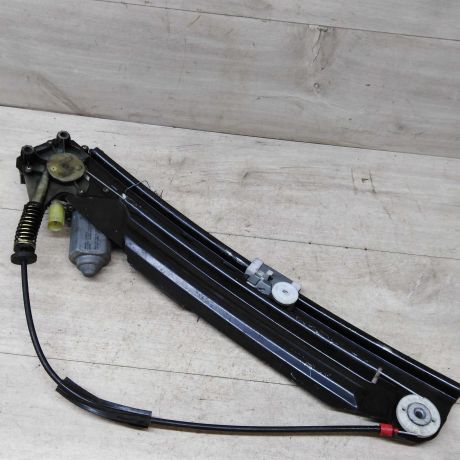 steklopodieemnik-zadnii-levyi-bmw-e39-art-46996-big-1