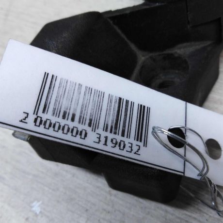 rucka-trosika-otkryvaniia-kapota-skoda-octavia-tour-art-47035-big-3