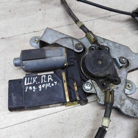 steklopodieemnik-perednii-pravyi-skoda-octavia-tour-art-47085-big-1